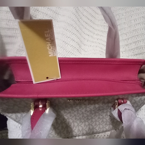 Purse - Picture 4 of 8